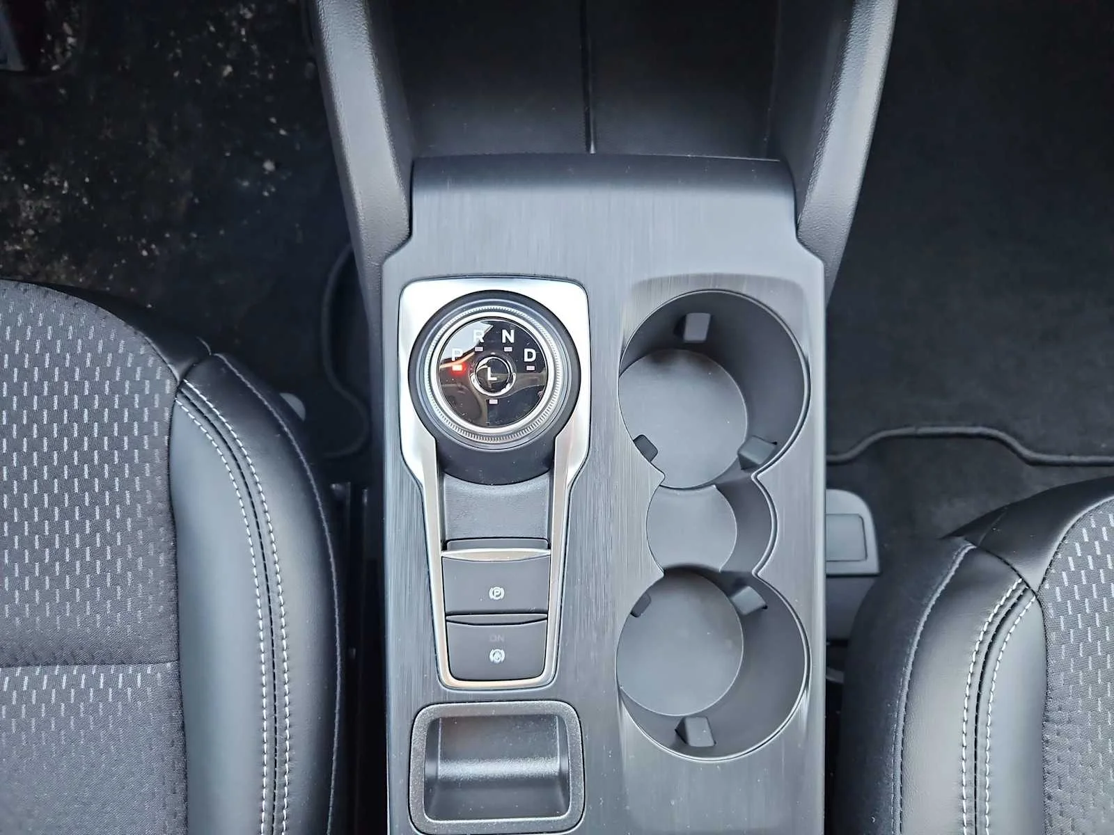 2025 Ford Escape Plug-in hybrid PHEV - Photo 18