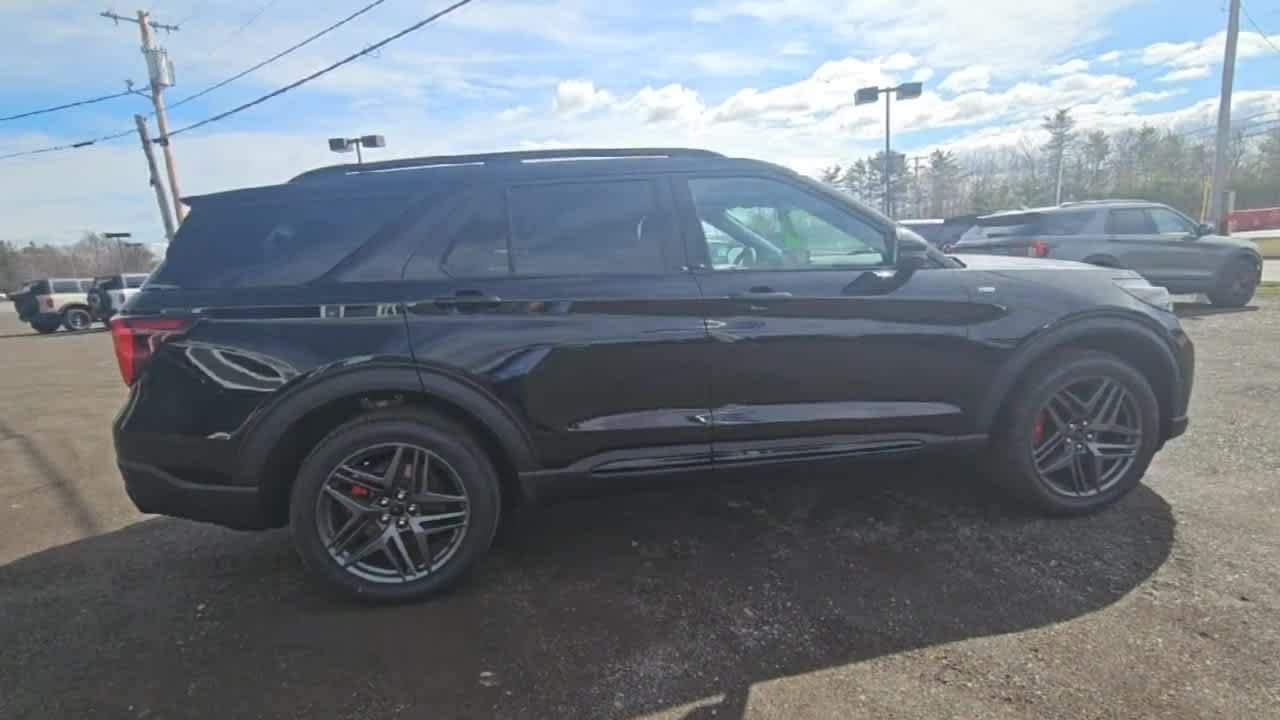 New 2026 Agate Black Metallic Ford ST-Line image 9