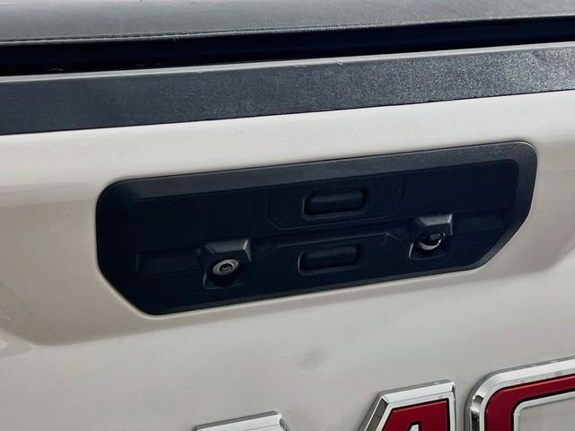 Used 2020 White GMC Denali image 29