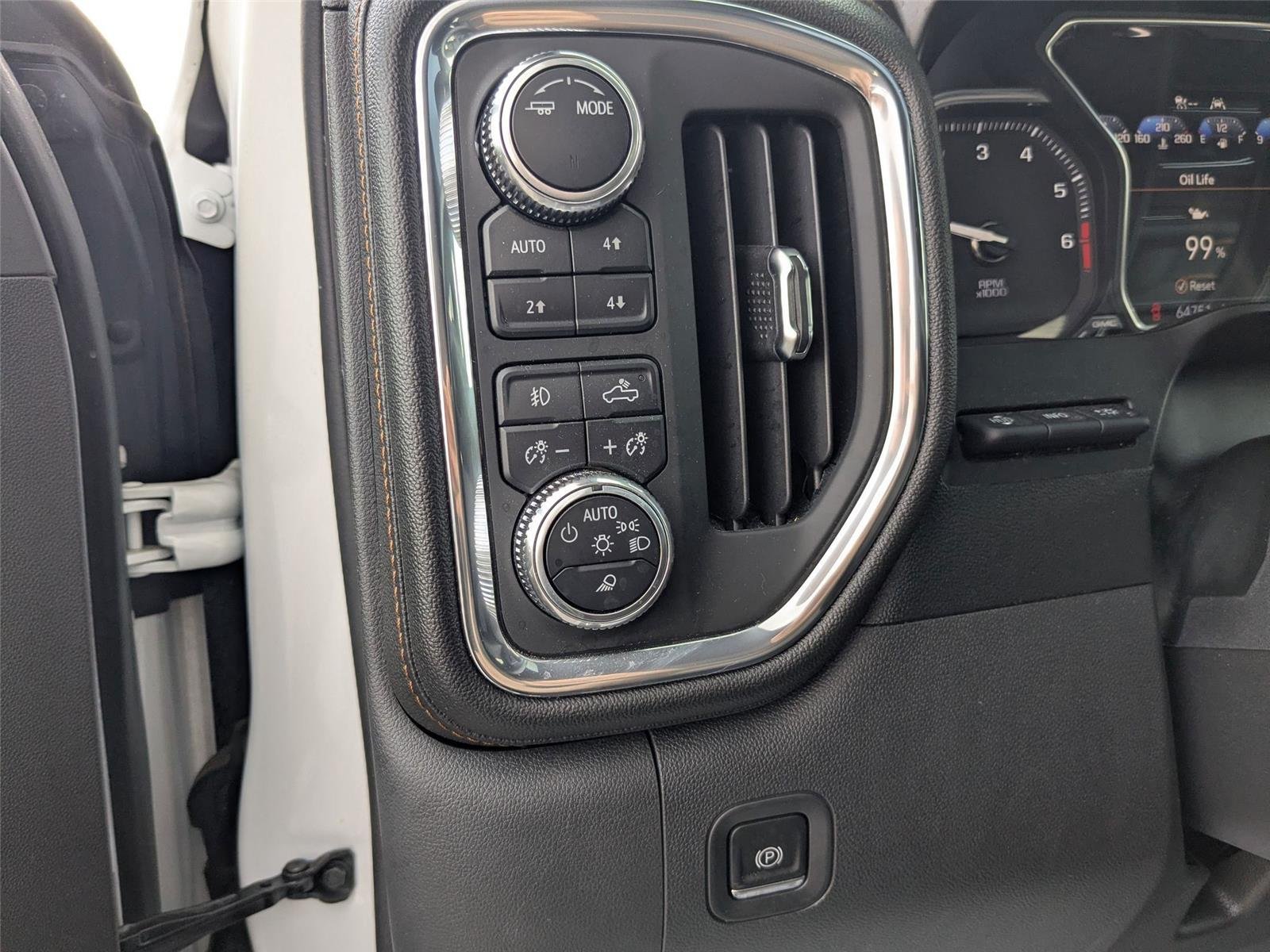 Used 2021 Summit White GMC AT4 image 16