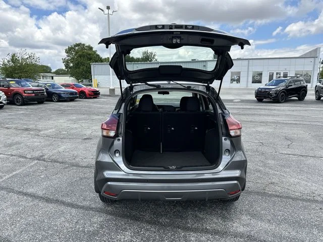 Used 2024 Gray Nissan S image 21