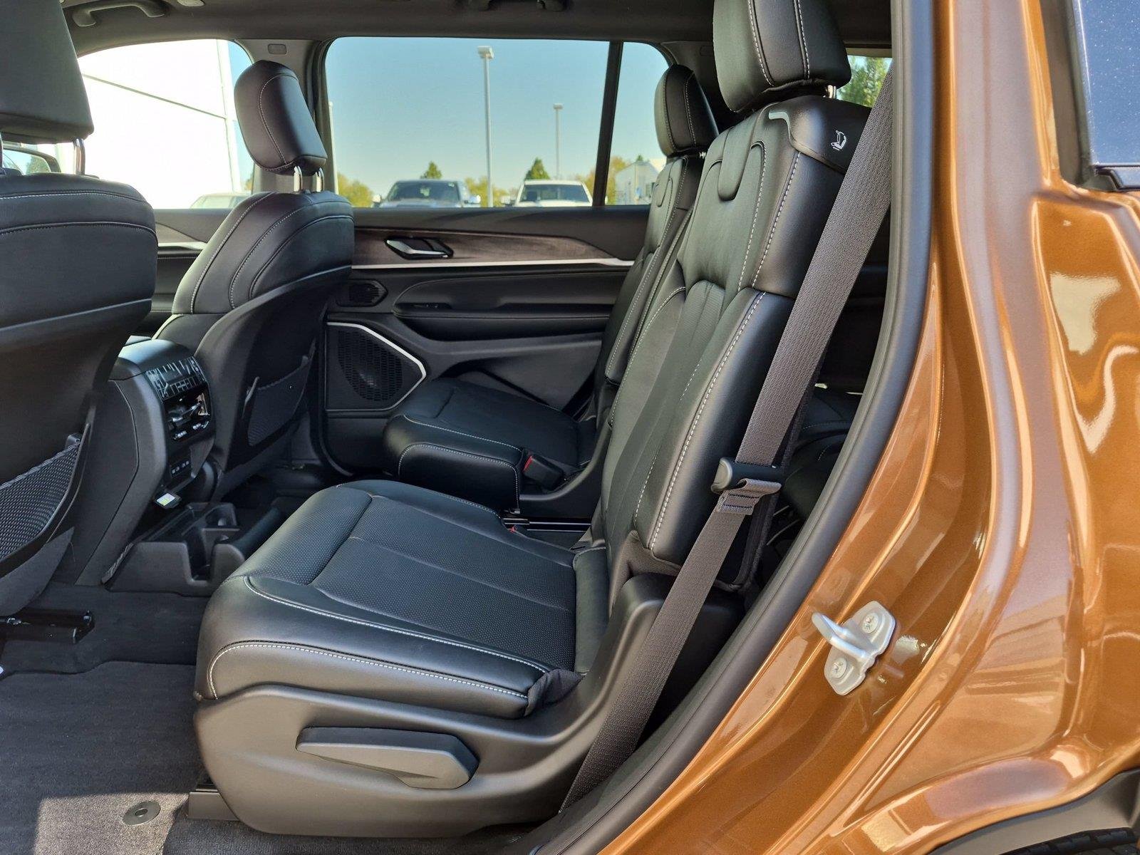 New 2027 Copper Shino Metallic Clear-Coat Paint Jeep Limited Reserve image 32