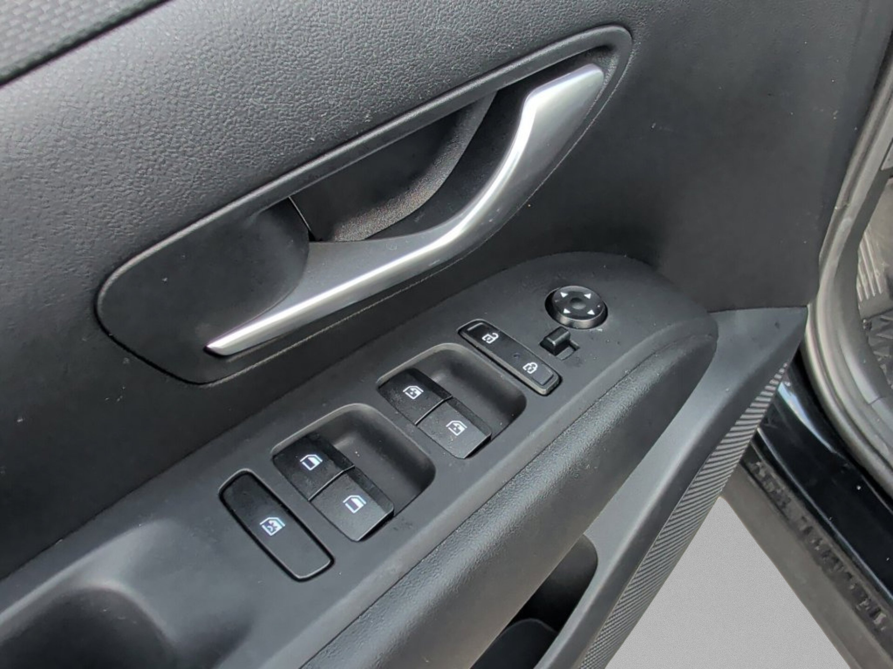 Used 2024 Phantom Black Hyundai SEL image 16