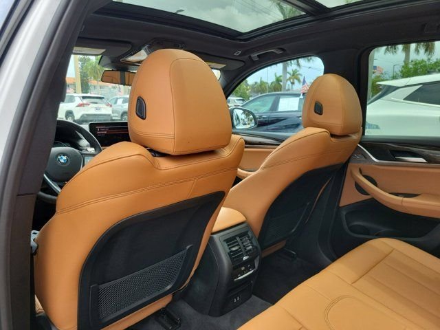Used 2023 White BMW xDrive30i image 9