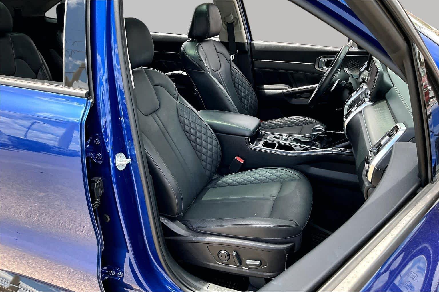 Used 2021 Sapphire Blue Kia SX Prestige image 9