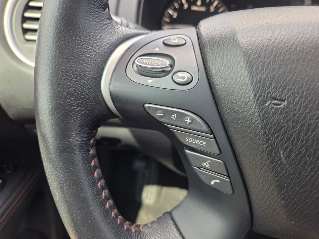 Used 2020 Pearl White Tricoat Nissan SL image 21