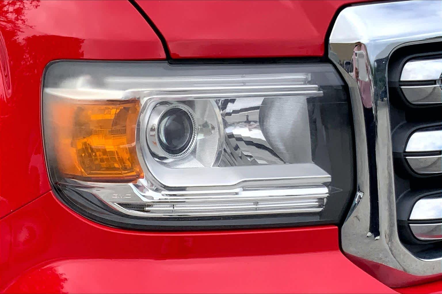 Used 2017 Cardinal Red GMC 4WD SLE image 23