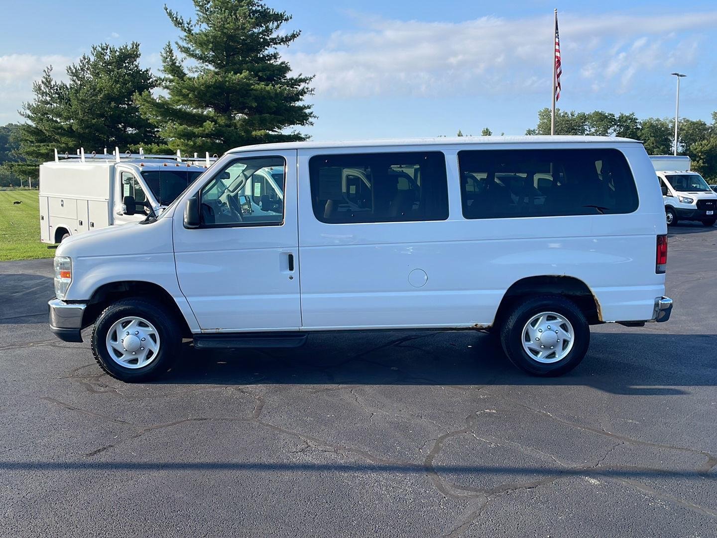 Used 2013 Ford E-Series Econoline Wagon XLT with VIN 1FBNE3BL9DDA87240 for sale in East Peoria, IL