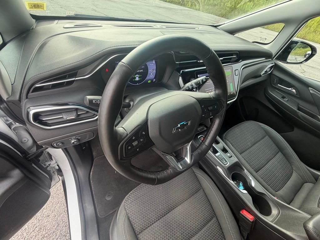 Used 2022 White Chevrolet 1LT image 12