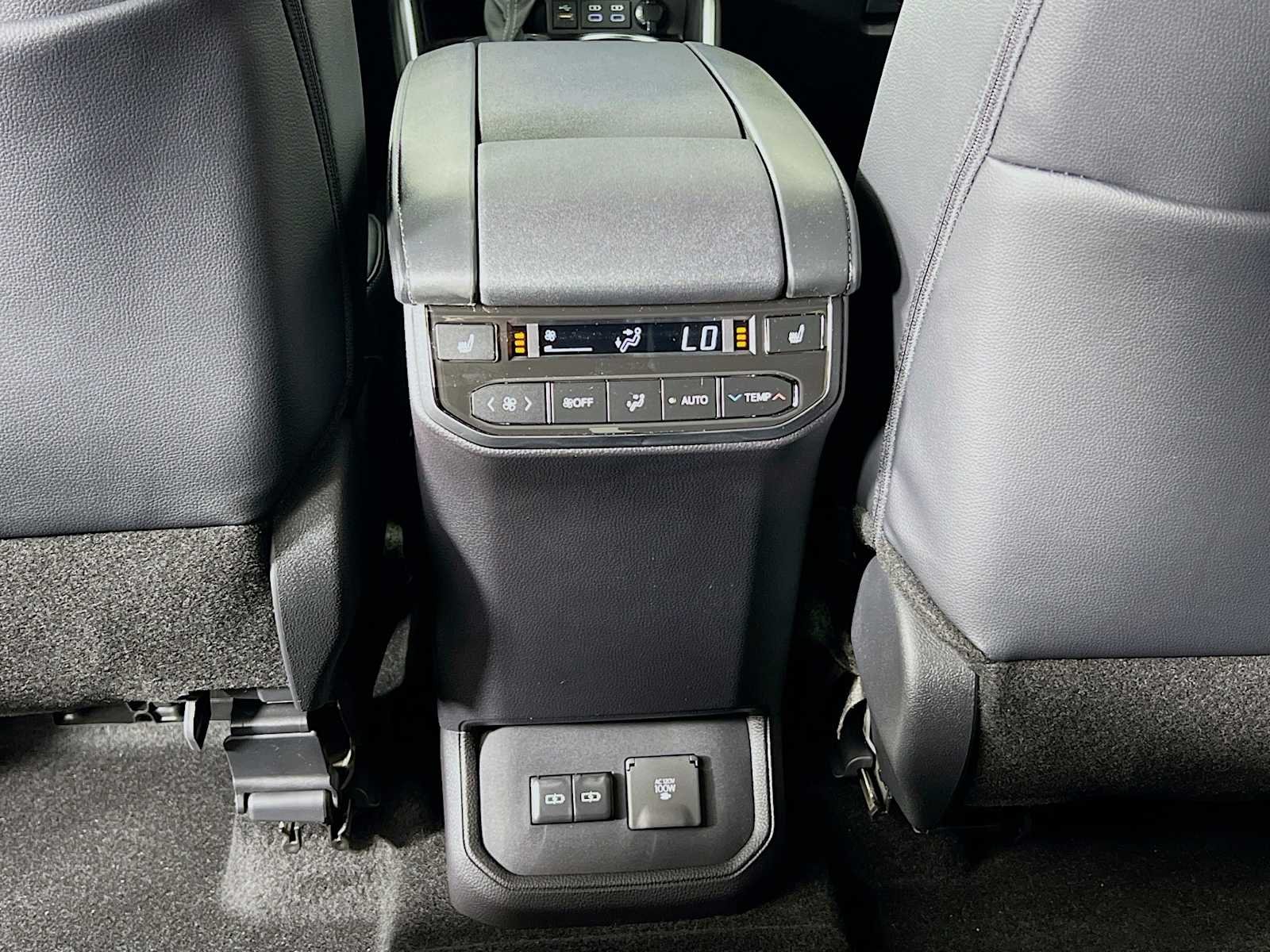 2026 Toyota Highlander — photo 15