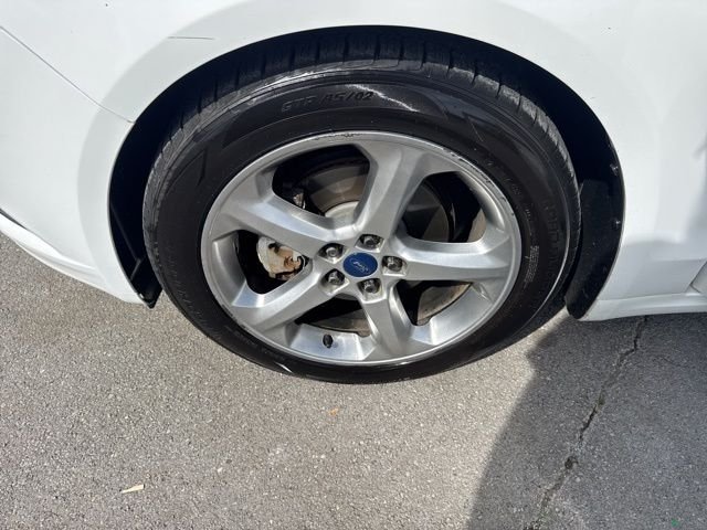 Used 2015 White Ford SE image 17