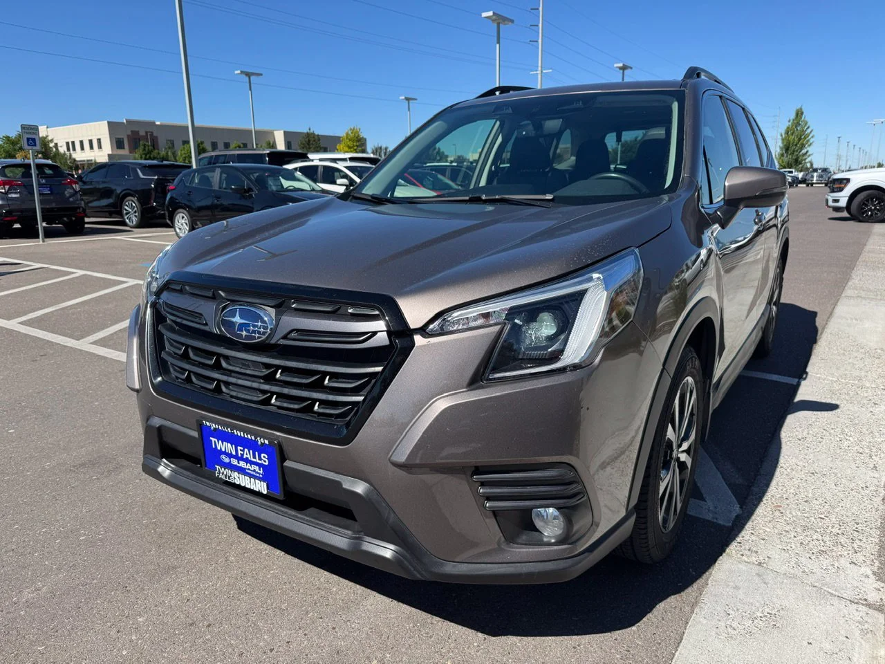 Used 2023 Brilliant Bronze Metallic Subaru Limited image 3