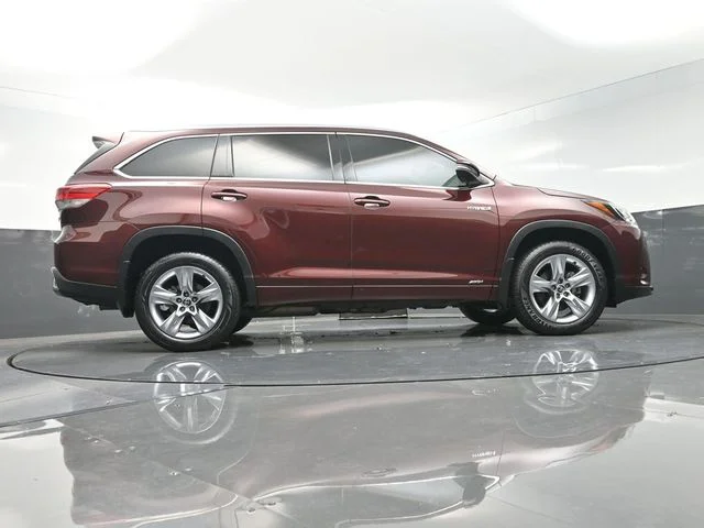 Used 2019 Red Toyota Limited image 59