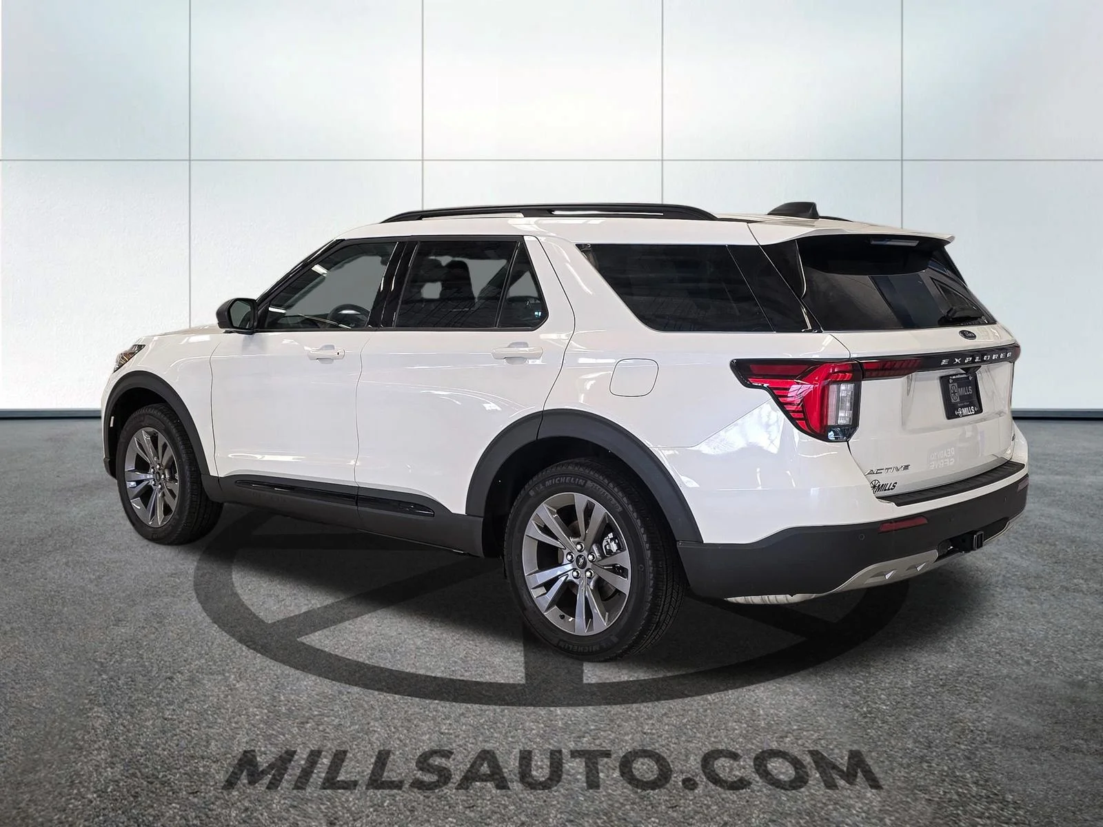 2026 Ford Explorer Active - Photo 4