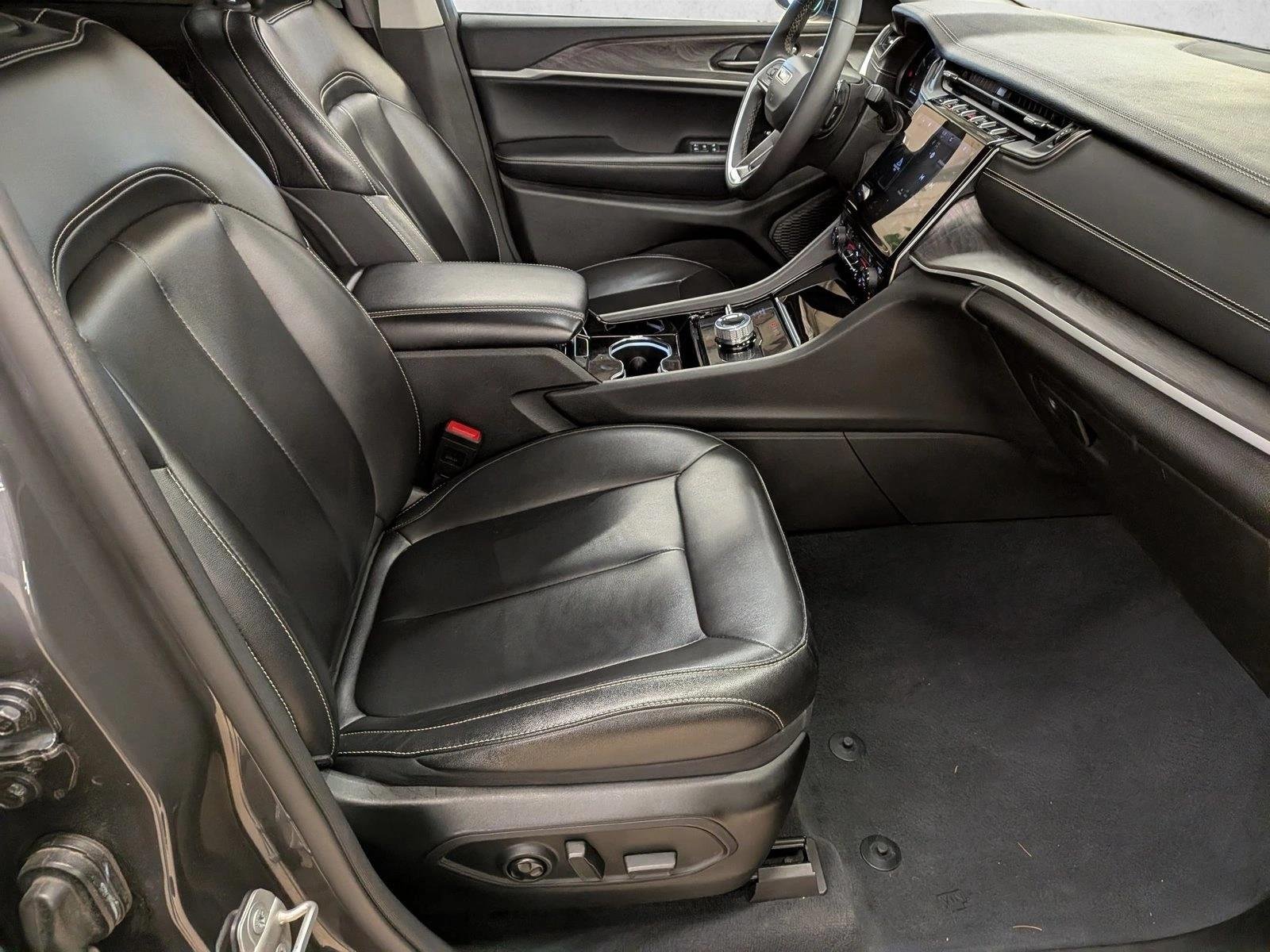 Used 2023 Baltic Gray Metallic Clearcoat Jeep Limited image 24
