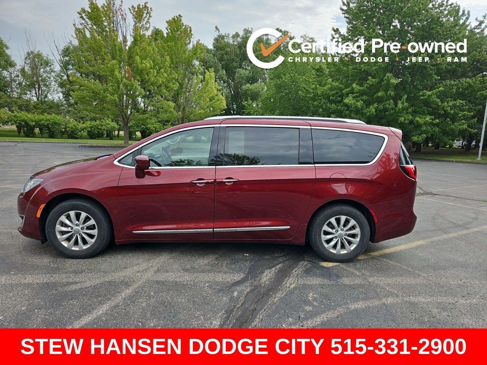 2018 Chrysler Pacifica Touring L's photo
