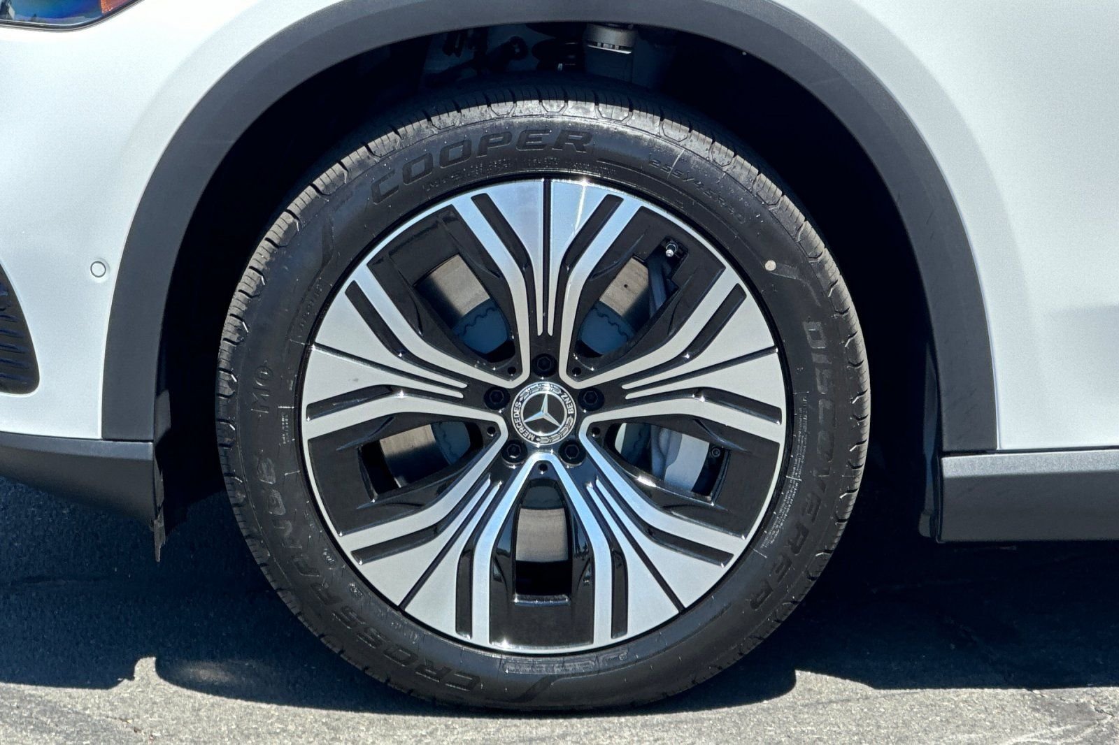 New 2026 White/off-white Mercedes-Benz 320 SUV image 26