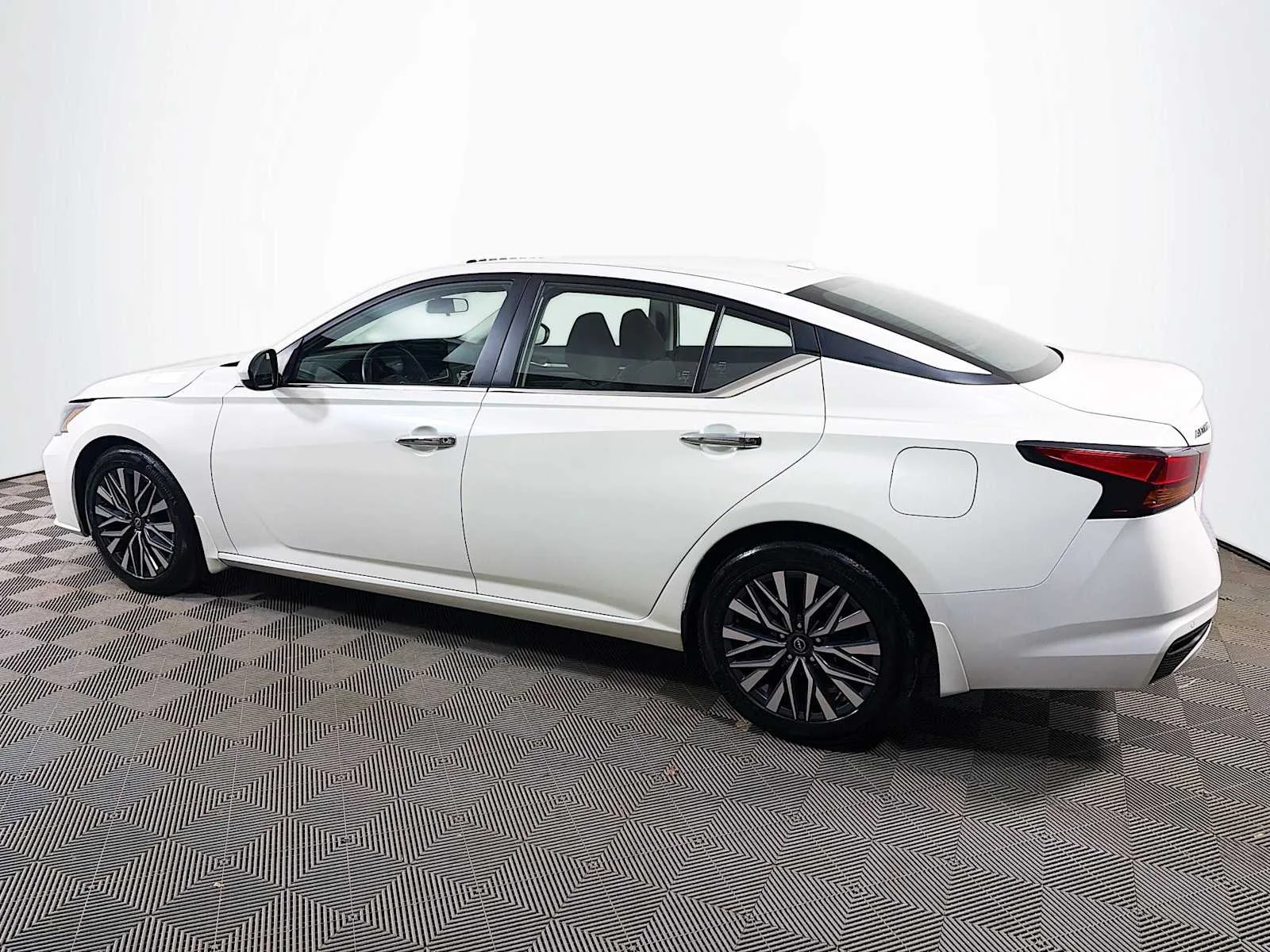 Certified Used 2023 Pearl White Tricoat Nissan 2.5 SV image 6