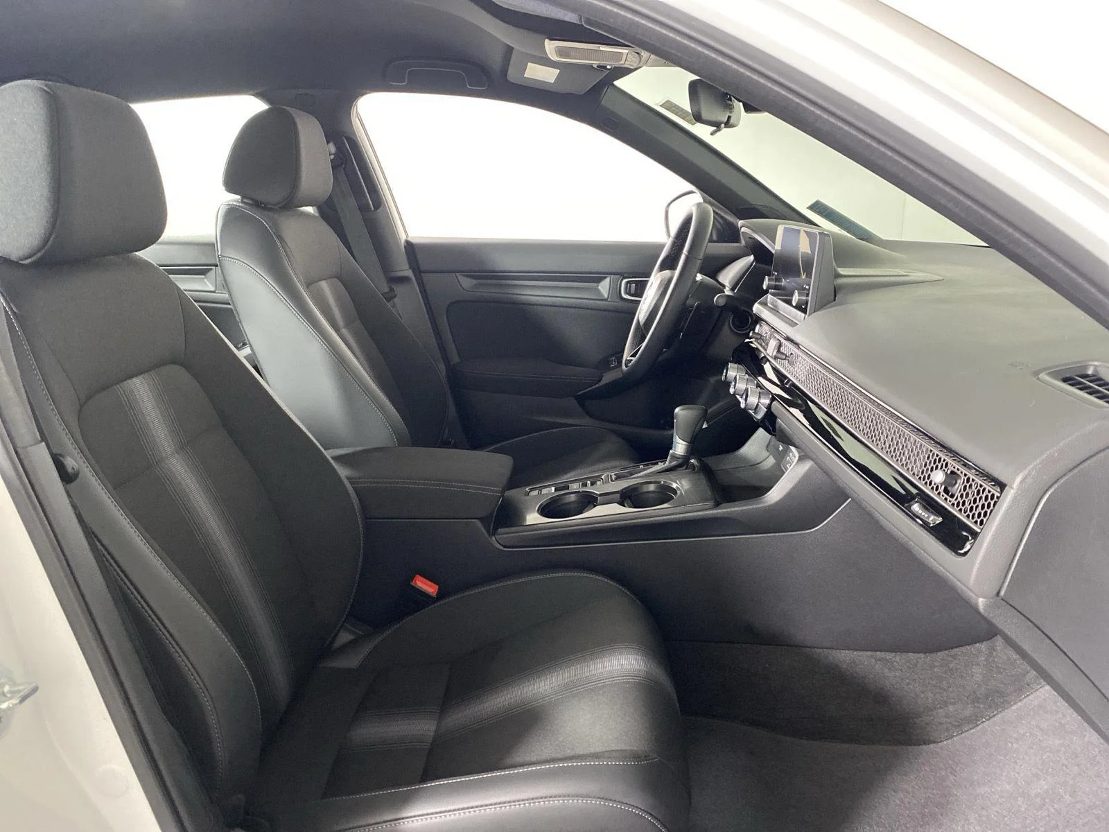 Used 2024 Platinum White Pearl Honda Sport image 23