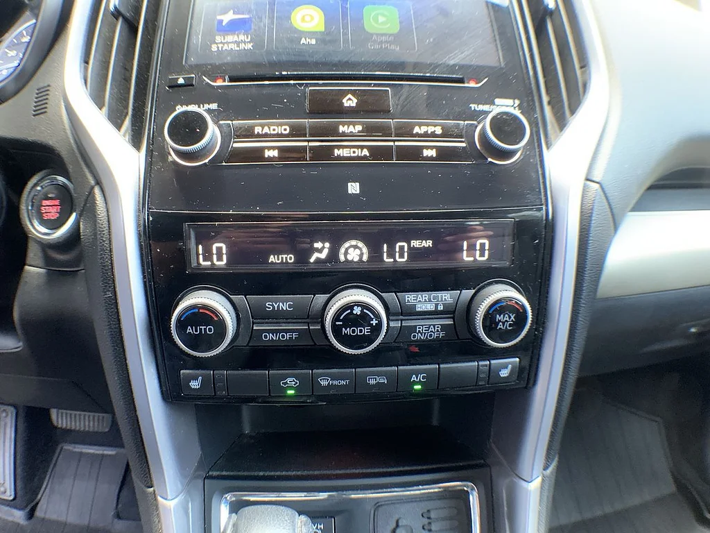 Used 2021 Ice Silver Metallic Subaru Limited image 19