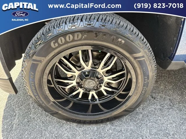Used 2015  Chevrolet LTZ image 13