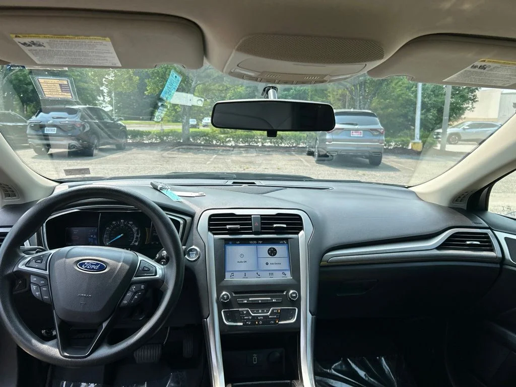 Used 2017 Black Ford SE image 19