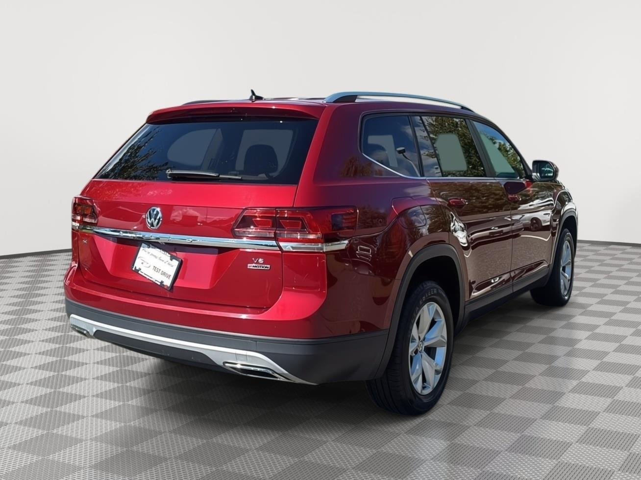 Used 2018 Fortana Red Metallic Volkswagen 3.6L V6 SE image 5