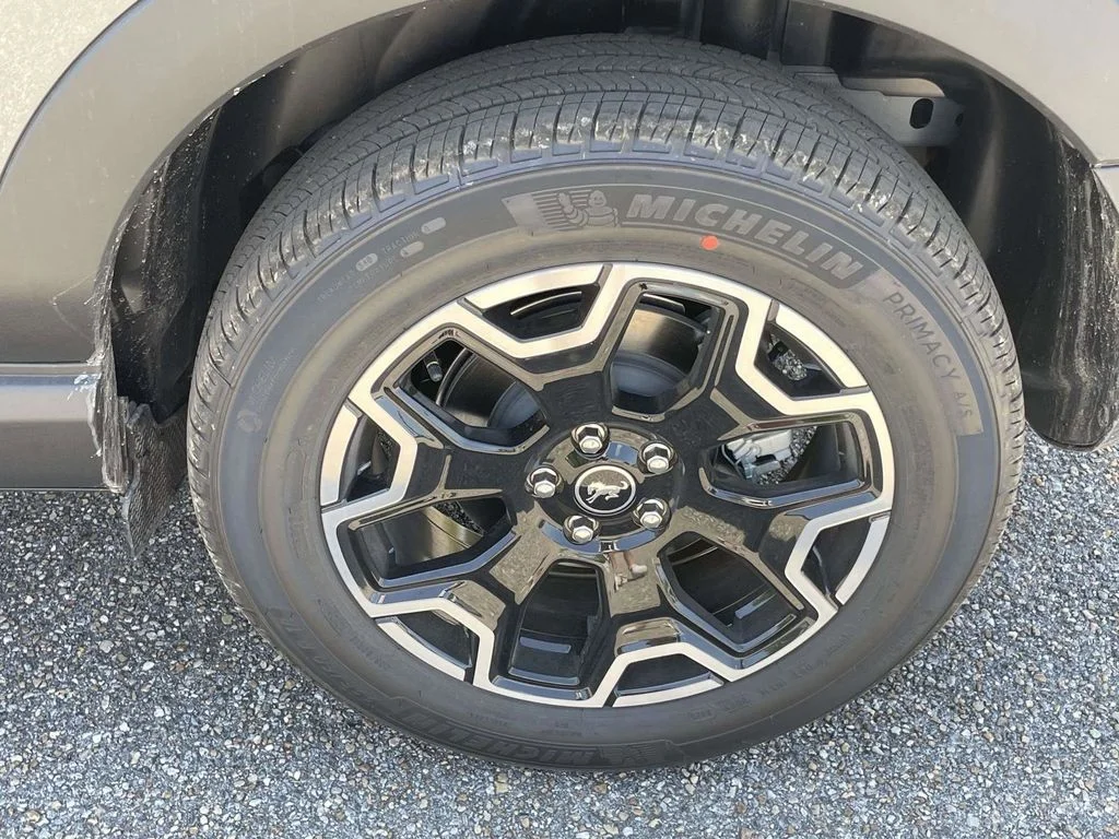 New 2026 Carbonized Gray Metallic Ford Outer Banks image 9