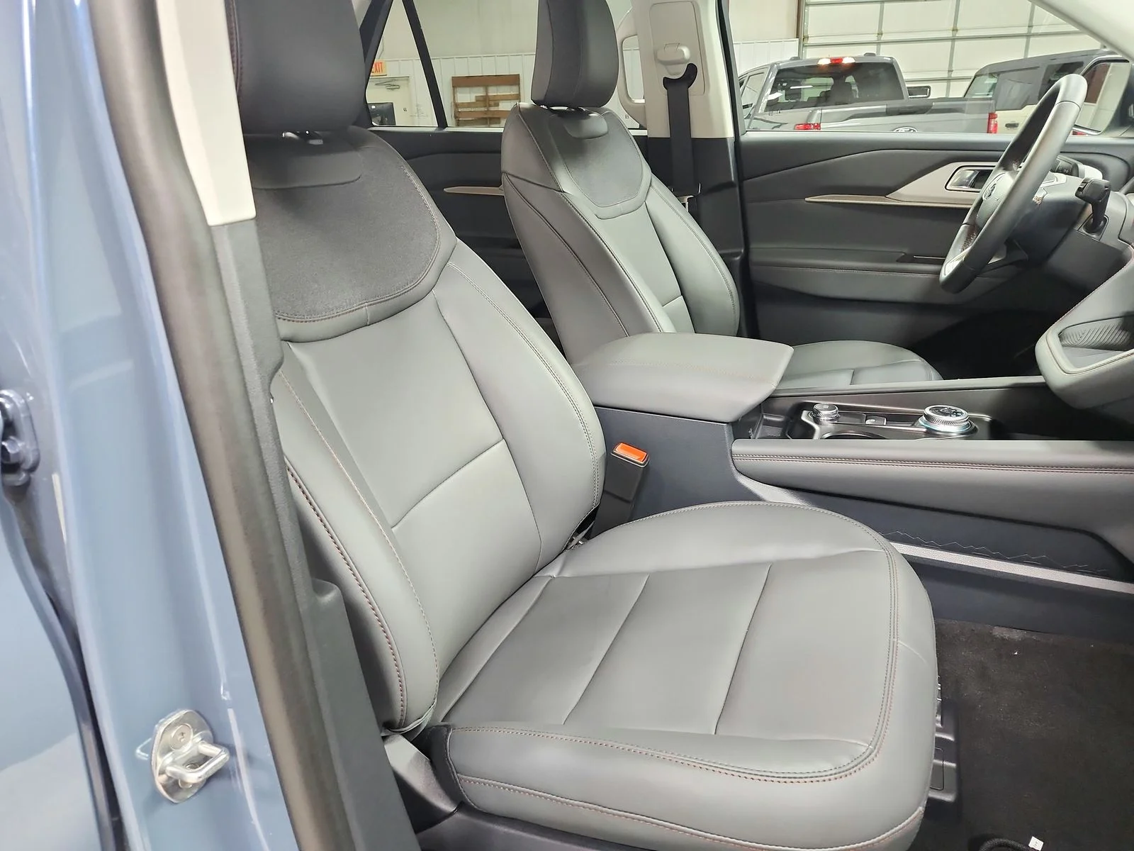 Used 2026 Vapor Blue Metallic Ford Active image 37