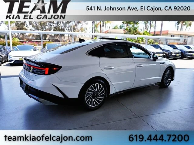 Used 2024 White Hyundai Limited image 8