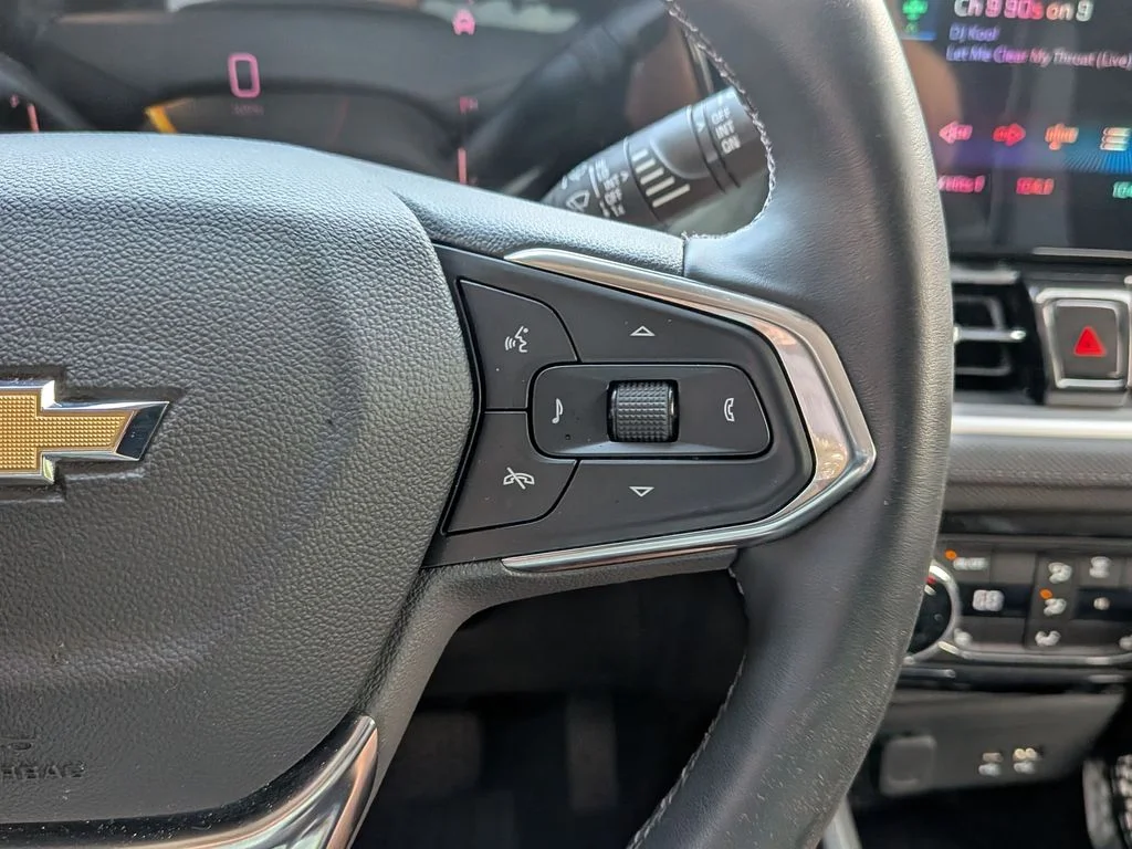 Used 2025 Gray Chevrolet LT image 18