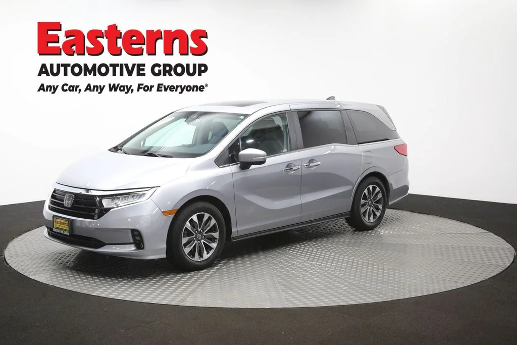 Used 2023 Silver Honda EX-L image 58