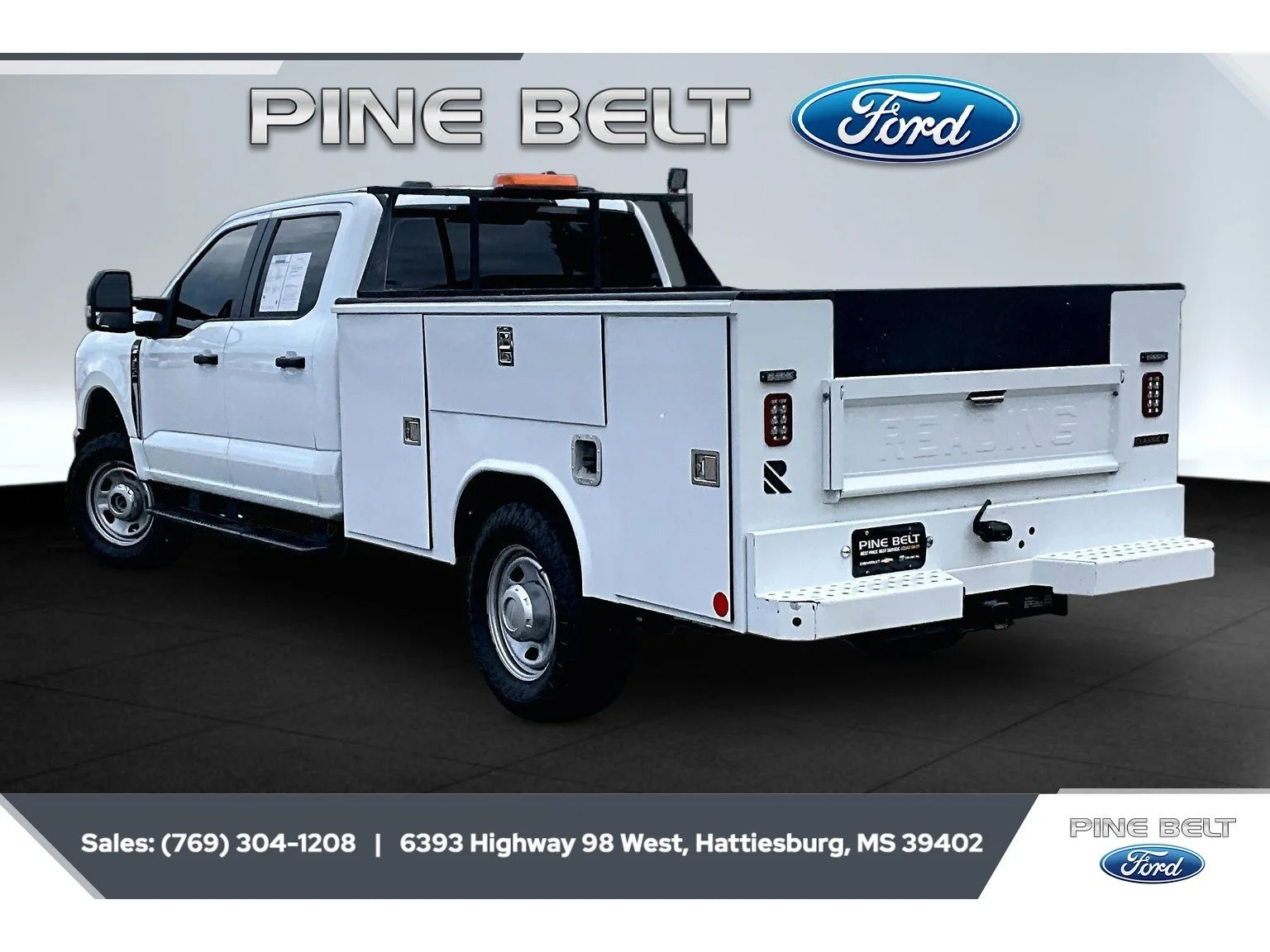 Used 2023 Oxford White Ford XL image 2