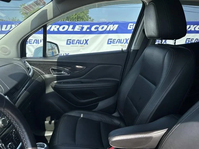 Used 2013 White Buick Leather image 26