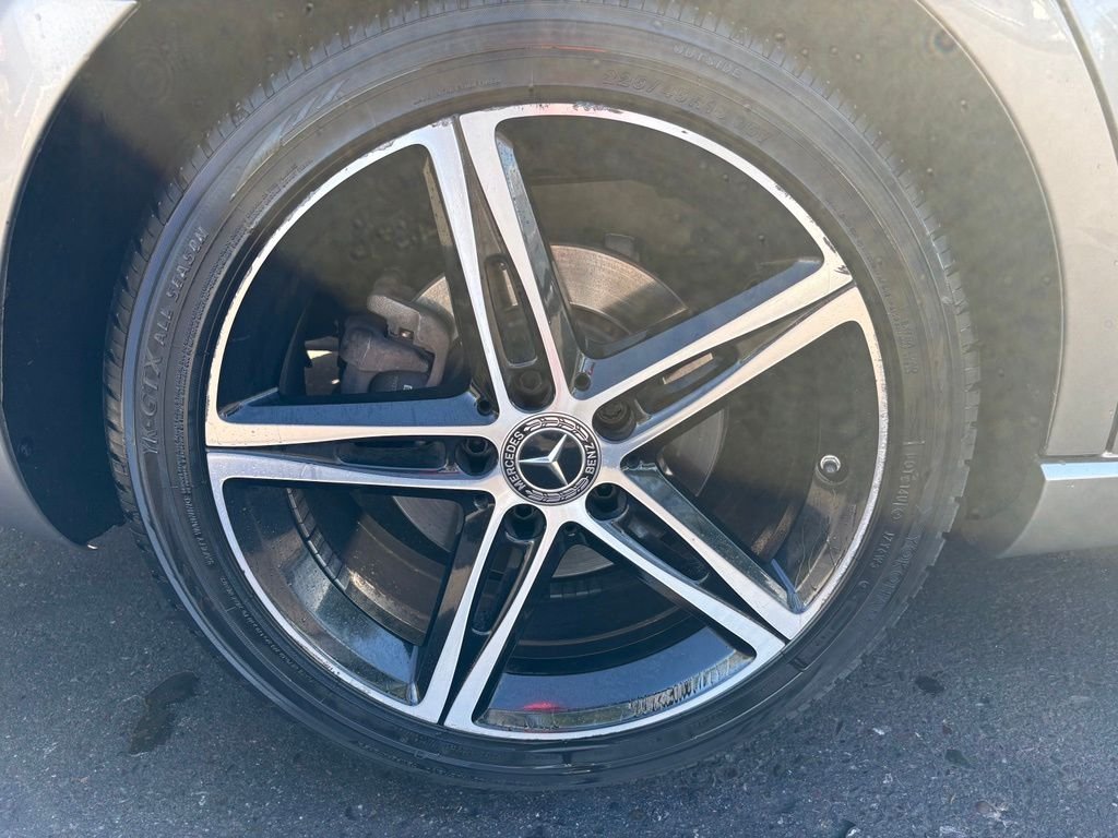 Used 2019 Silver Mercedes-Benz A 220 image 4