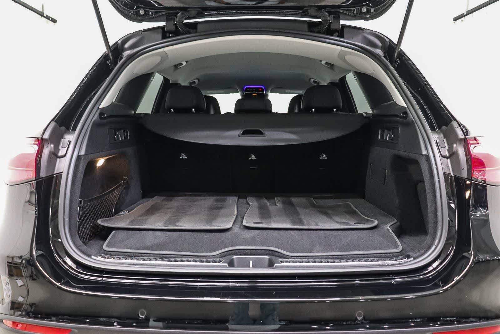 Used 2025  Mercedes-Benz GLC 350e image 26
