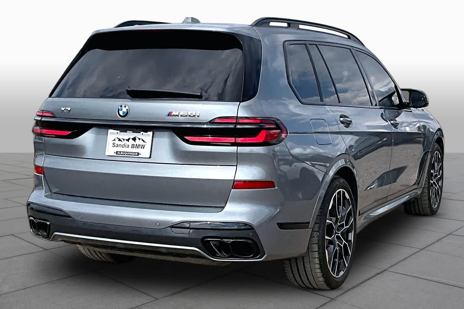 Used 2026 Skyscraper Grey Metallic BMW M60i image 10