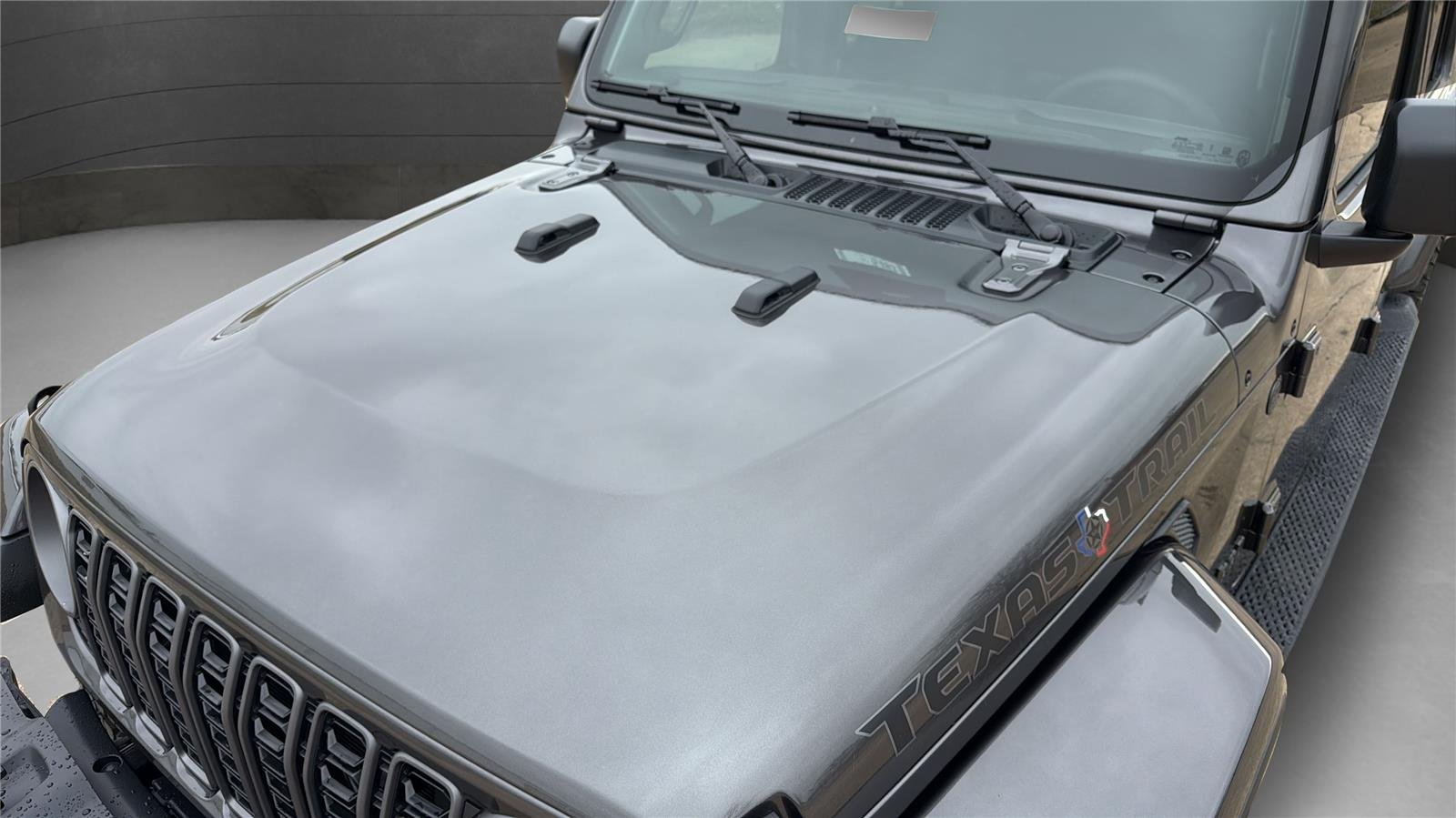 New 2026 Granite Crystal Metallic Clear-Coat Exterior Paint Jeep Texas Trail image 10