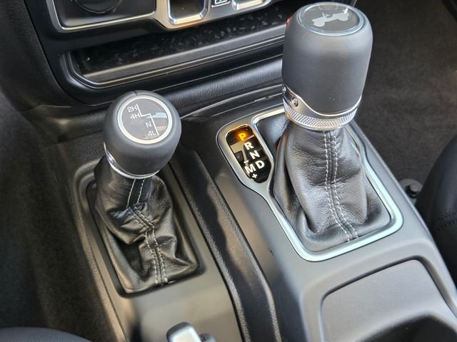 New 2026 Goldilocks Exterior Paint Jeep Sahara image 17