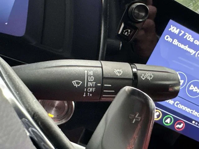 Used 2020 White Chevrolet Stingray image 31