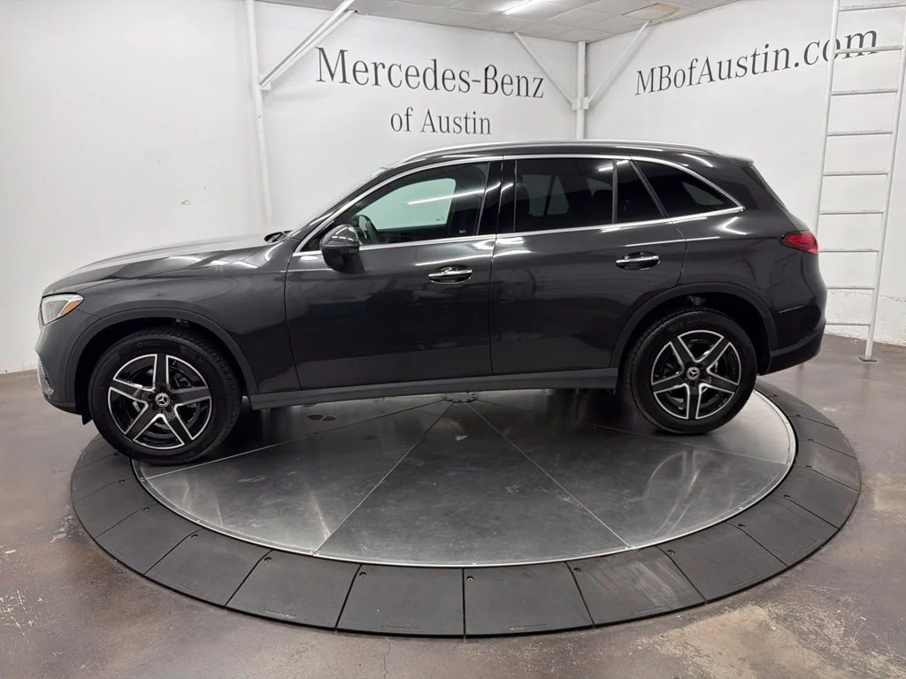 New 2027 Gray Mercedes-Benz GLC 300 image 4