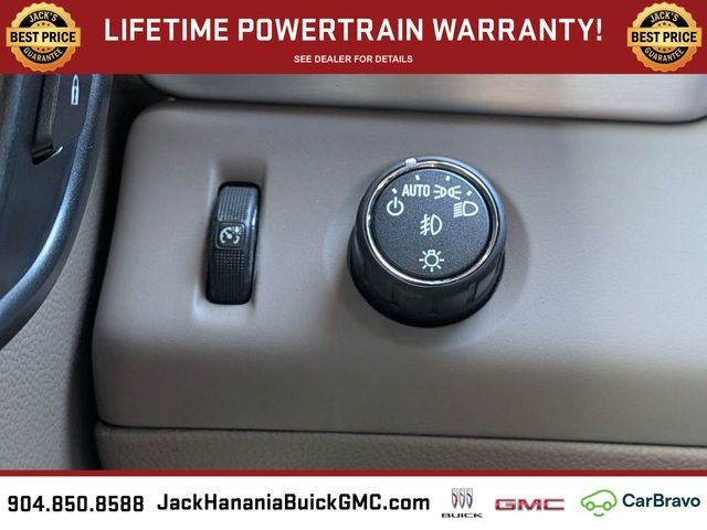 Used 2016 White GMC SLT image 29