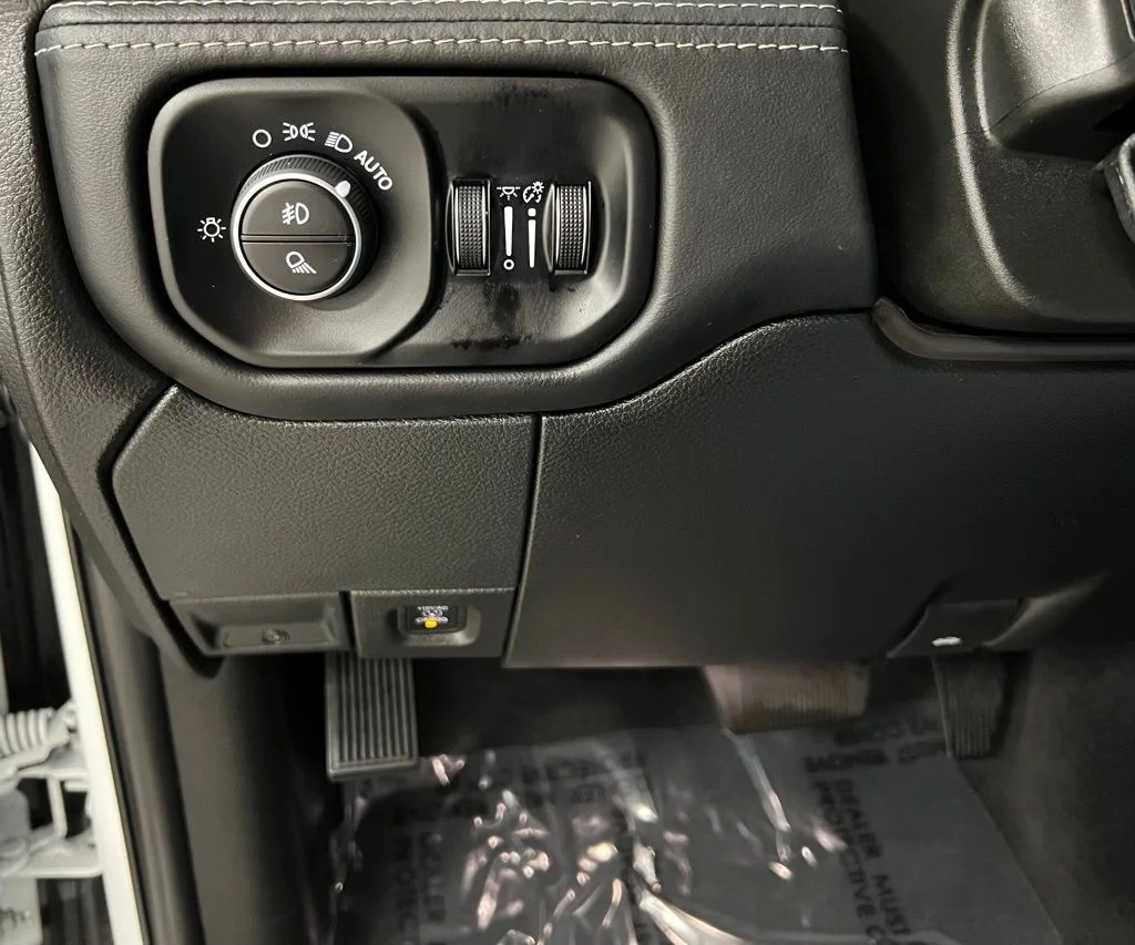2024 RAM Ram 2500 Pickup Laramie Limited - Photo 37