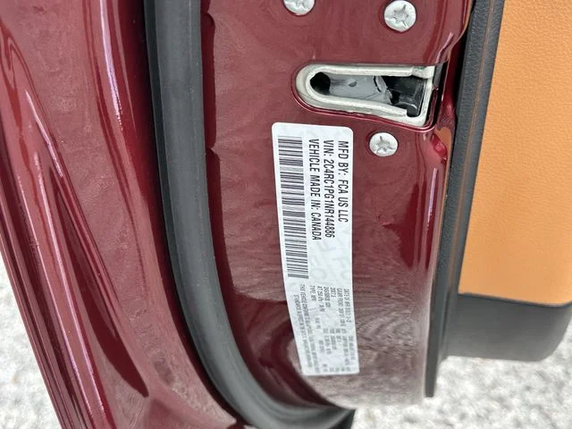 Used 2022 Red Chrysler Pinnacle image 37