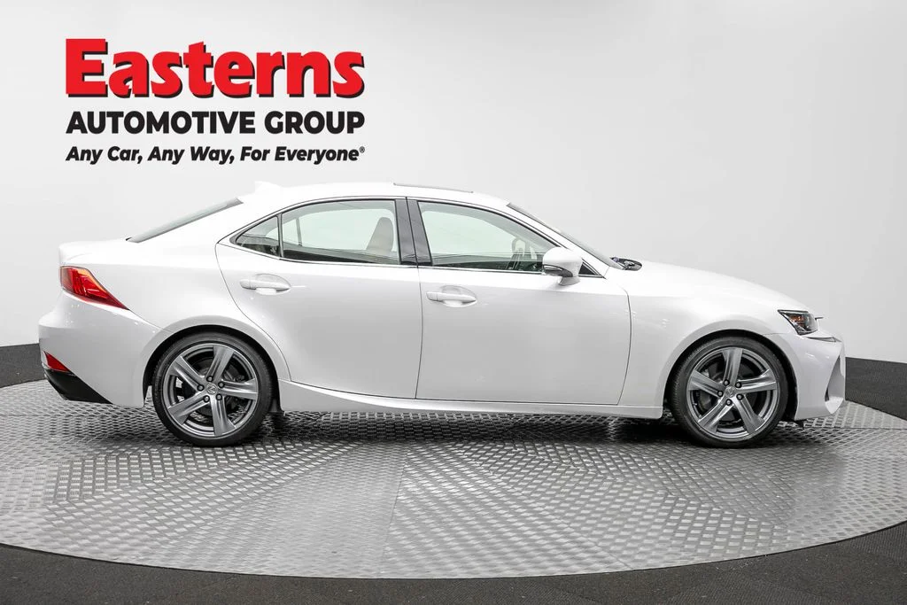 Used 2018 White Lexus 300 image 4