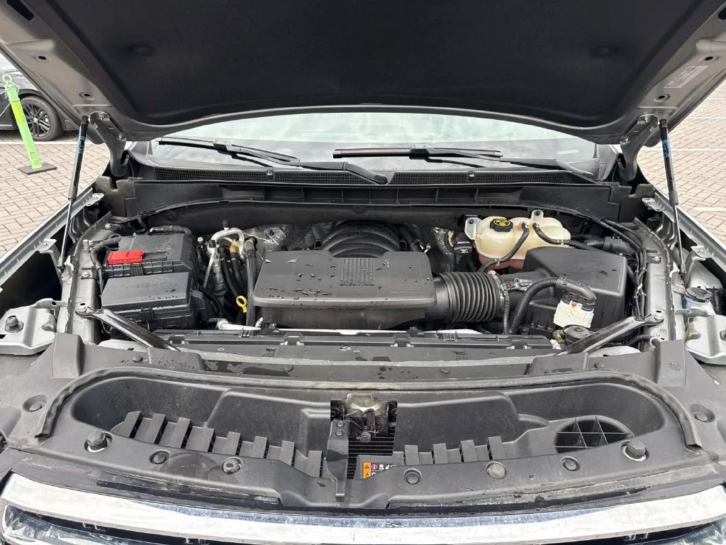 Used 2023 Silver GMC SLT image 9