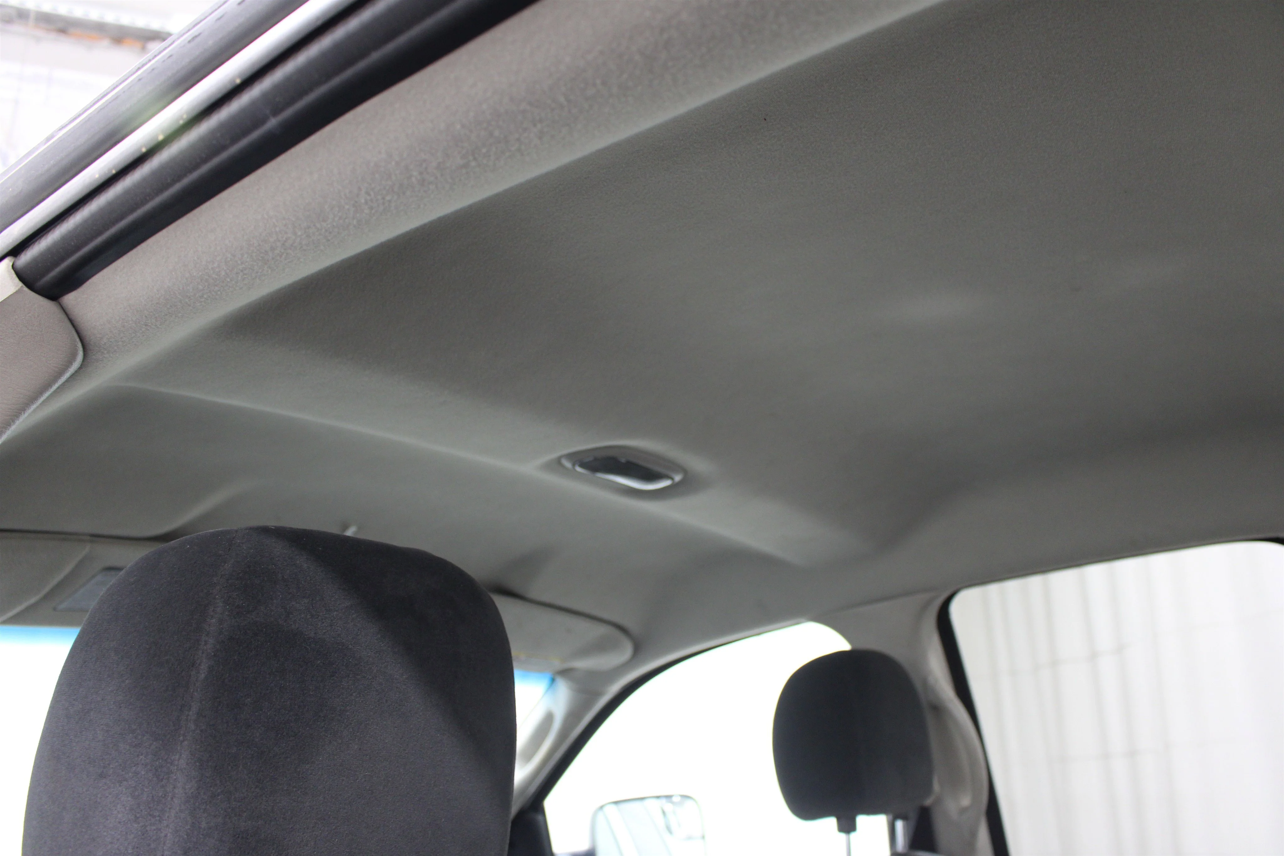 Used 2005 Bright White Dodge SLT image 17