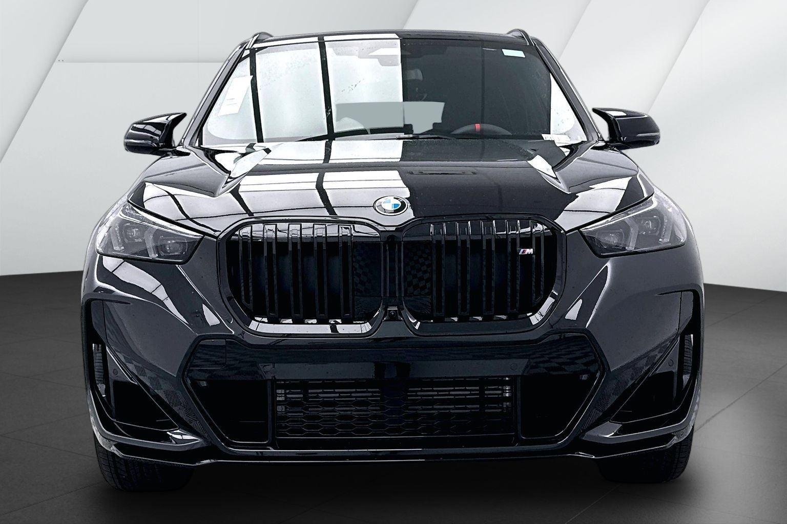 New 2026 Black Sapphire Metallic BMW M35i image 2