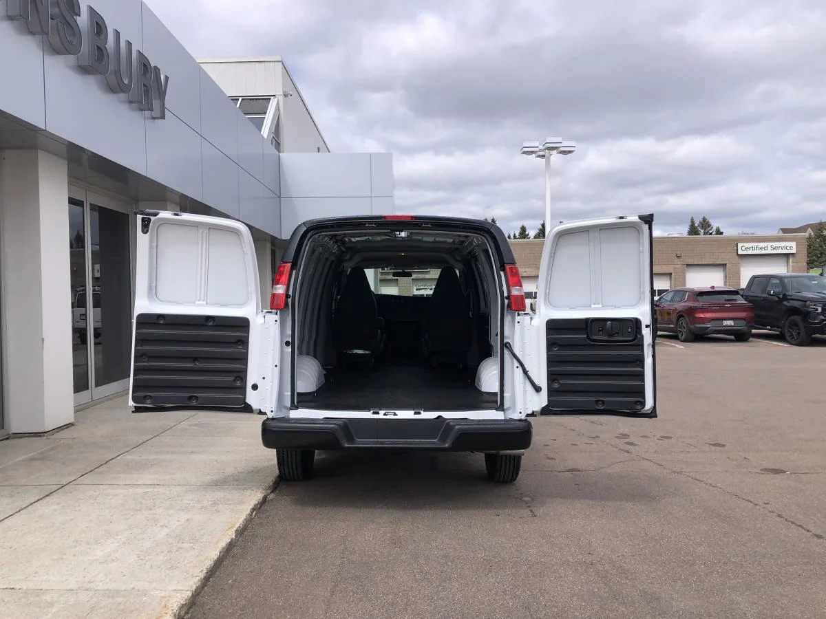 New 2026 White Chevrolet Rwd 3500 135 image 7