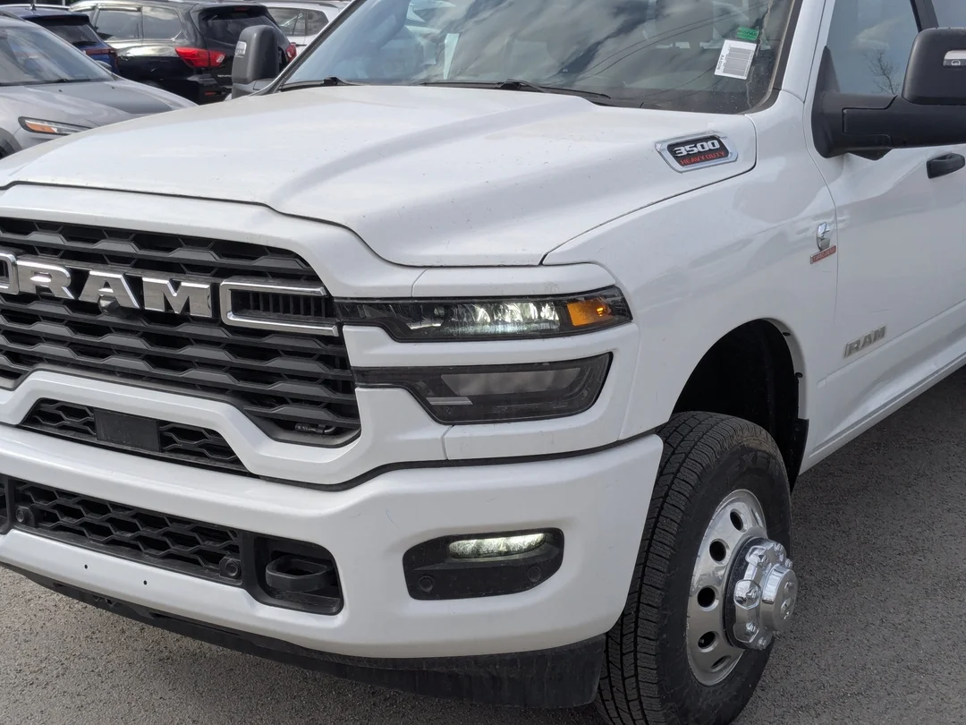 New 2026 White RAM Big Horn - - 4x4 - Level 2 Plus Grp - Max Tow Pkg - Sport Appearance Pkg & More! image 10